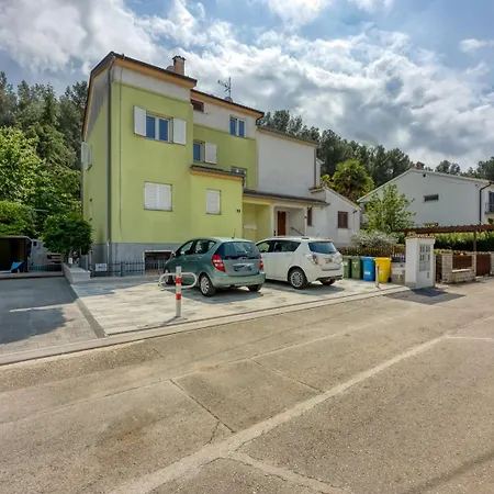 Pavluk With Balcony Apartamento *