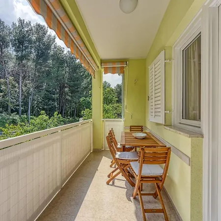 Apartamento Pavluk With Balcony