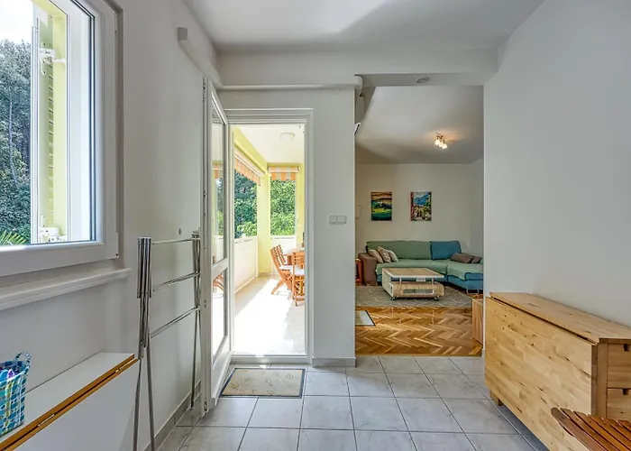 Pavluk With Balcony Apartamento