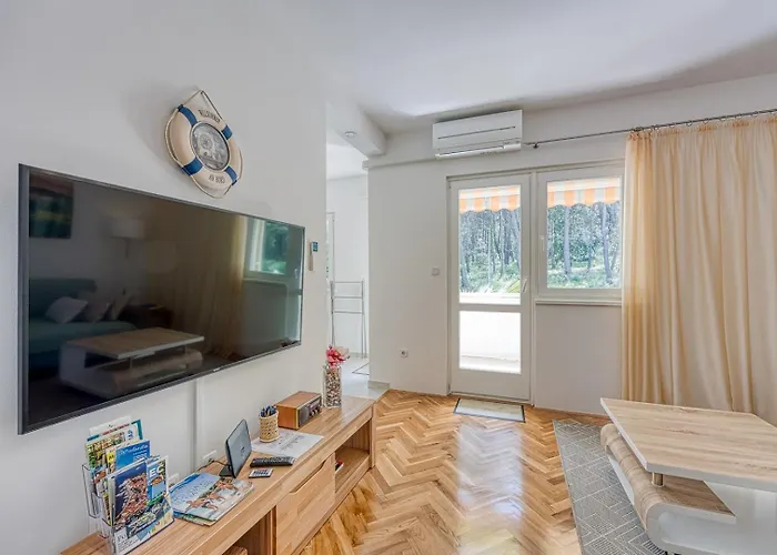 Pavluk With Balcony * بوريتش