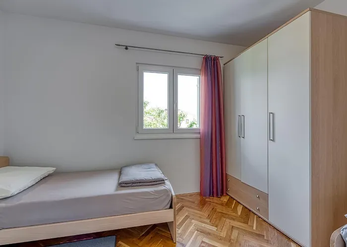 Pavluk With Balcony * Πόρετς