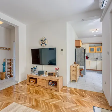 Pavluk With Balcony *